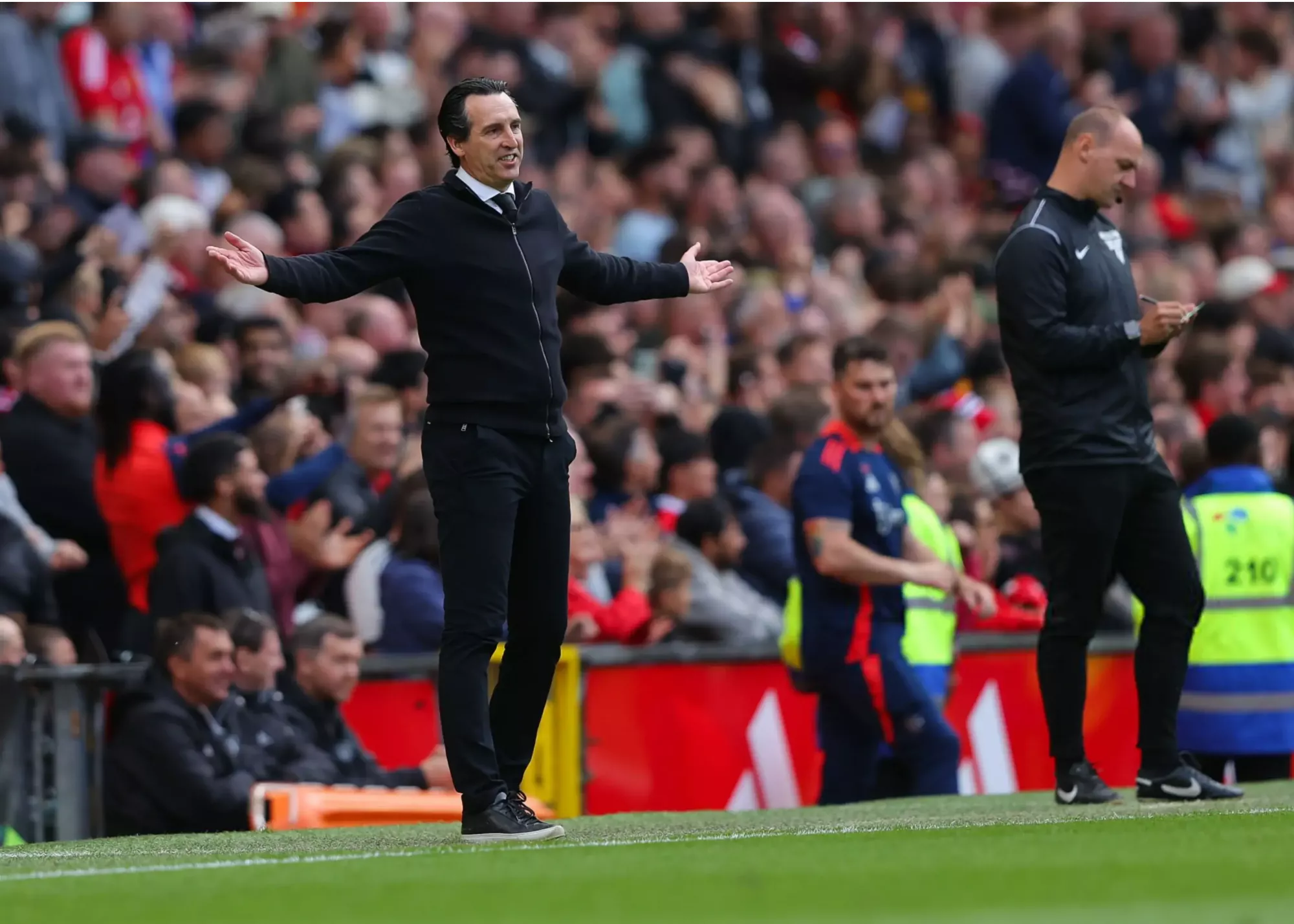 امری: داور سهمیه چمپیونزلیگ را از استون ویلا گرفت