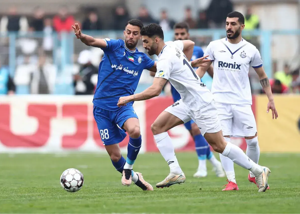 گزارش زنده: استقلال 0 – ملوان 0