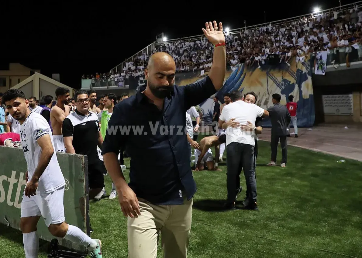 یک شب تاریخی: مازیار روی ابرها (عکس)