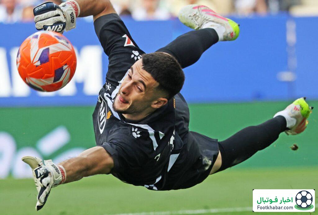 برای پیوستن به بارسا با اطرافیانم مشورت می‌کنم