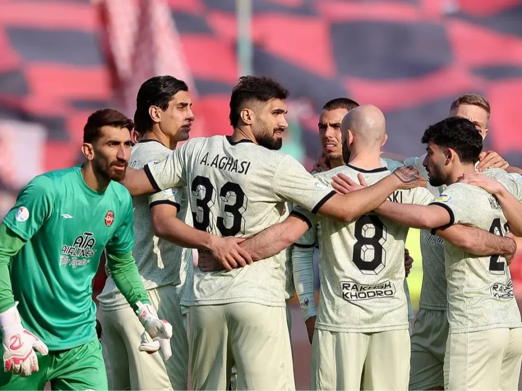 بررسی احتمالات قهرمانی زودهنگام تراکتور