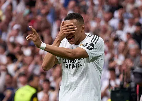 به احتمال 99.99 درصد کفش طلا مال امباپه است