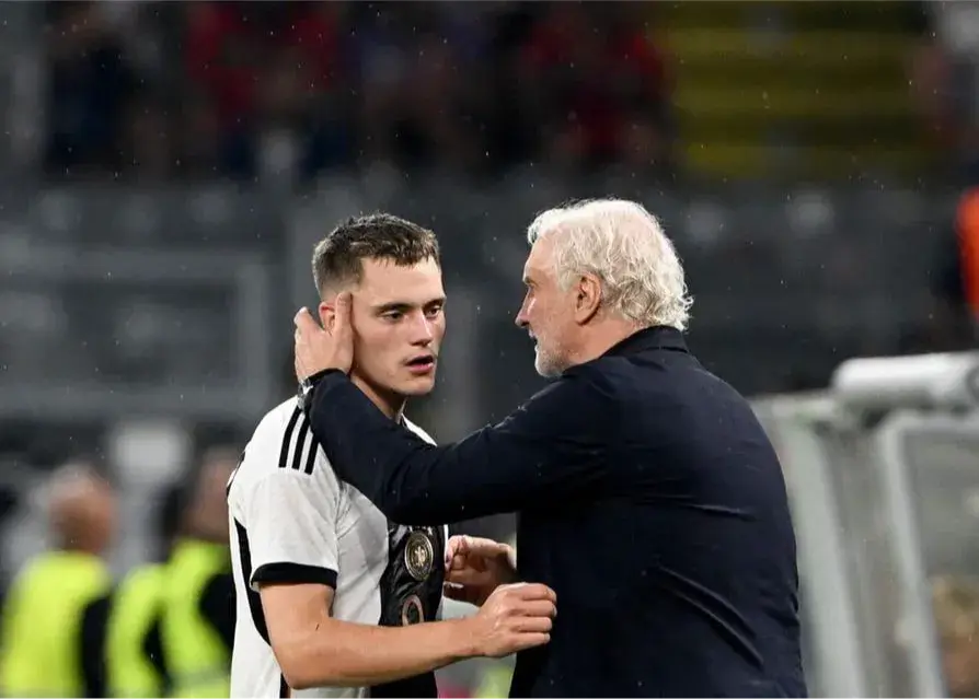 توصیه عجیب به ویرتز: در لورکوزن بمان!