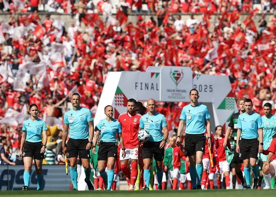 جنجال فوتبال پرتغال: فدراسیون و بنفیکا درگیر شدند!