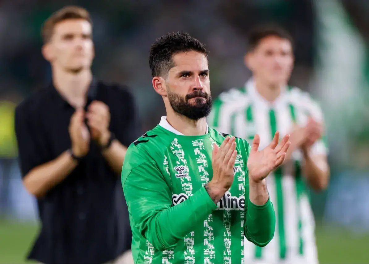 رسمی: ایسکو بازیکن فصل لیگ کنفرانس اروپا