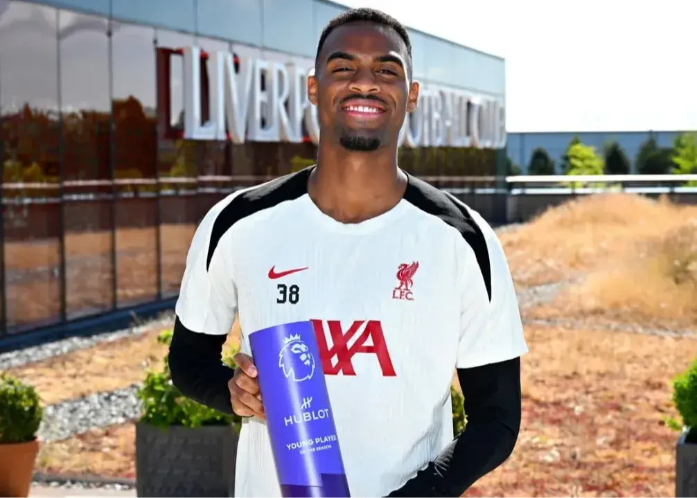 ستاره لیورپول جوان اول لیگ برتر شد