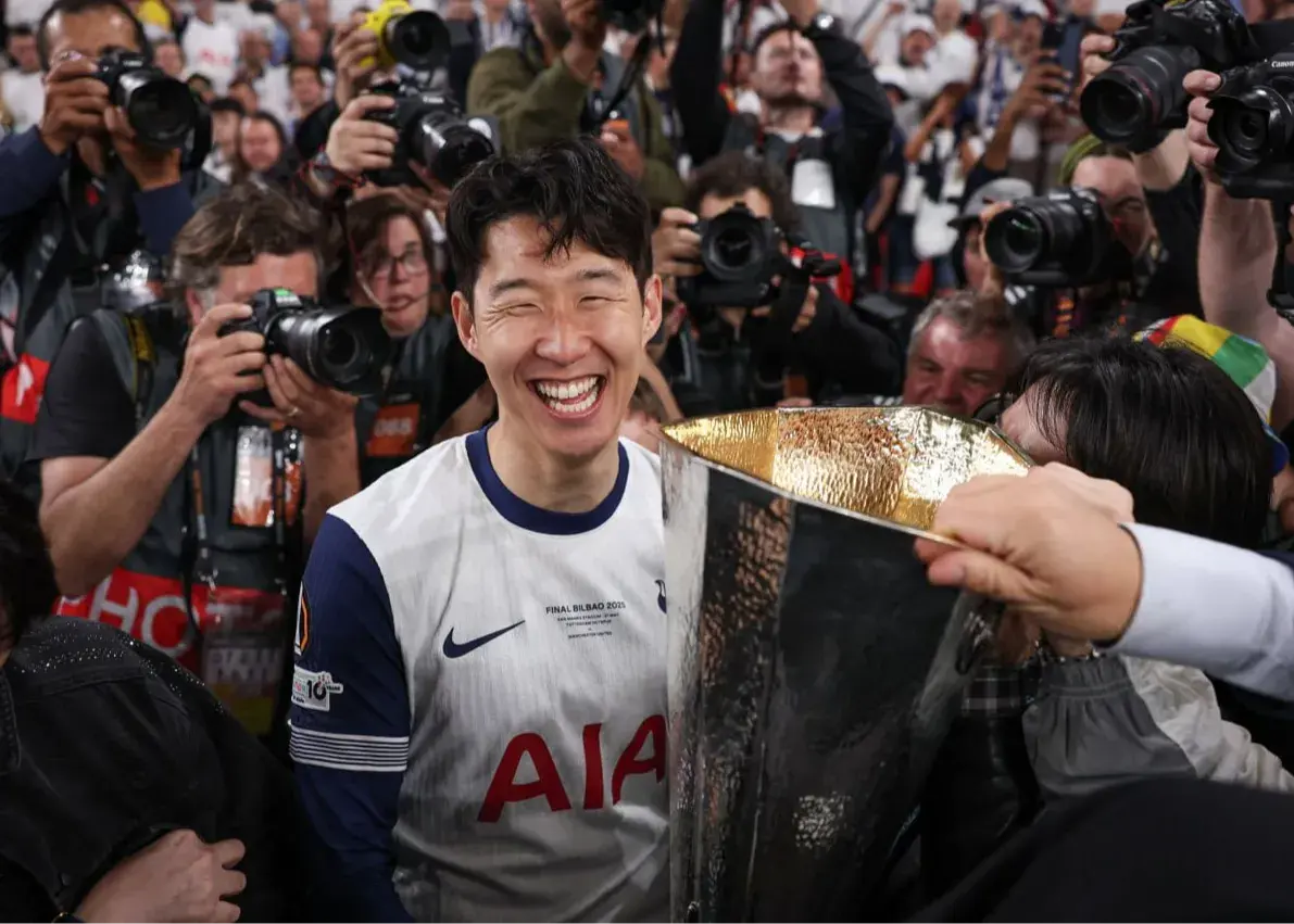 سون قلب انگلیسی‌ها را تسخیر کرد: لعنتیا عاشقتونم!