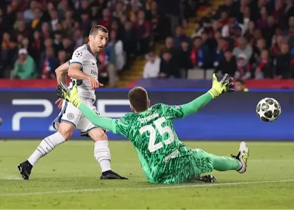 شوخی میختاریان: گلم به خاطر سایز کفش آفساید شد!