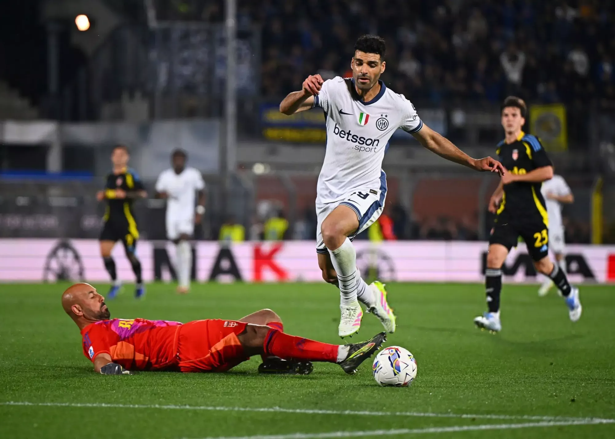 طارمی کریر دروازه‌بان افسانه‌ای را تمام کرد