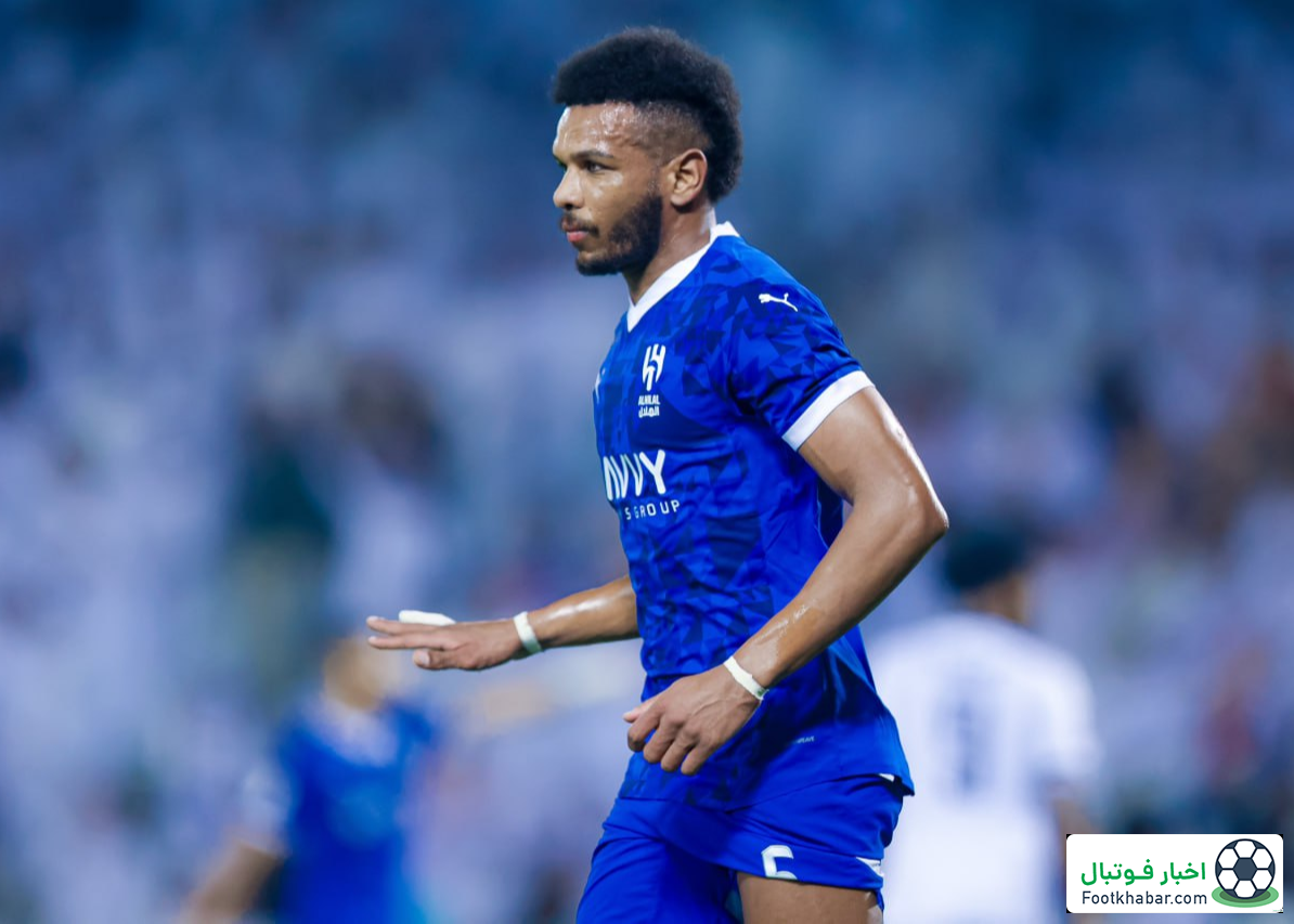 مدافع پرحاشیه آسیا از سوی خودی‌ها هو شد!