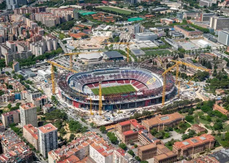 هلیکوپتر بارسا بالای نوکمپ: داریم برمی‌گردیم (عکس)‏