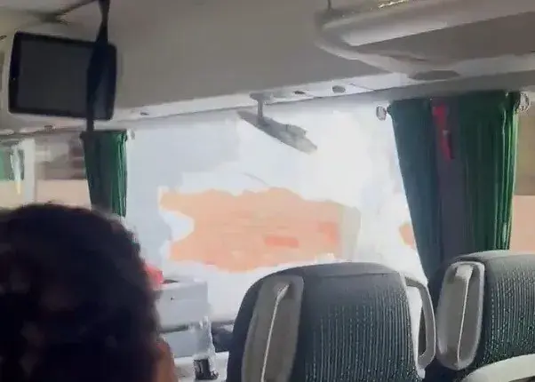 وحشت در بارسلون: پسر سیمئونه سنگ‌باران شد!‏