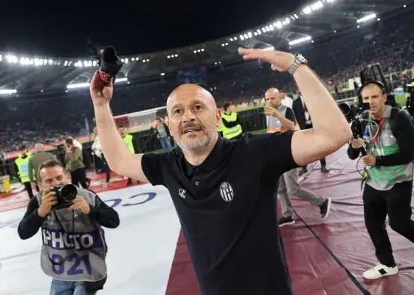 پاداش قهرمانی: ایتالیانو با بولونیا تمدید کرد