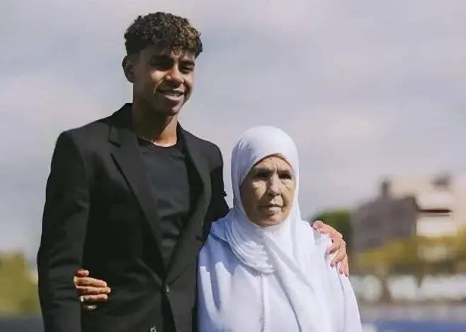 یامال به خاطر مادربزرگش به بارسا نه گفت!