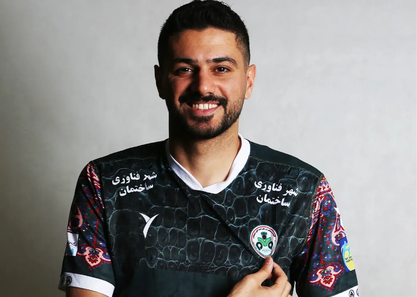 ستاره پرافتخار همچنان در ذوب آهن