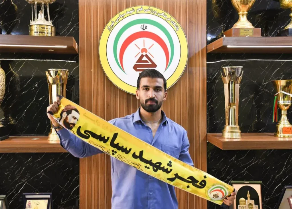 مدافع کلیدی فجر تمدید کرد