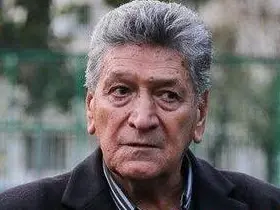 مبارزه ستاره اسبق استقلال با بیماری سخت