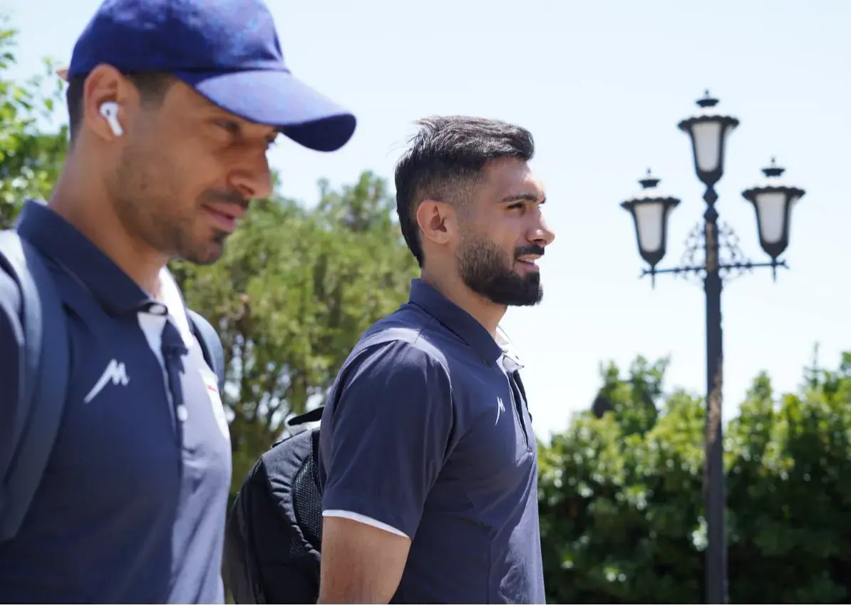 مهره موردعلاقه قرمز و آبی در نزدیکی شجاع