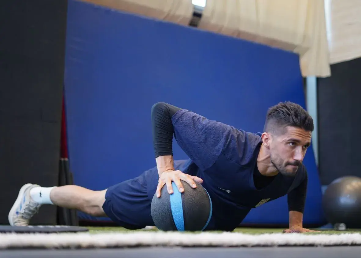 کاپیتان استقلال چشم انتظار چراغ سبز قلعه‌نویی