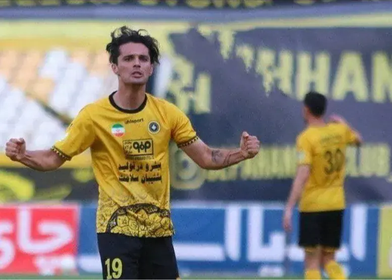 مدعی قهرمانی در سه جام هستیم:/ نورافکن: پرچم سپاهان را در نخبگان بالا می‌بریم!