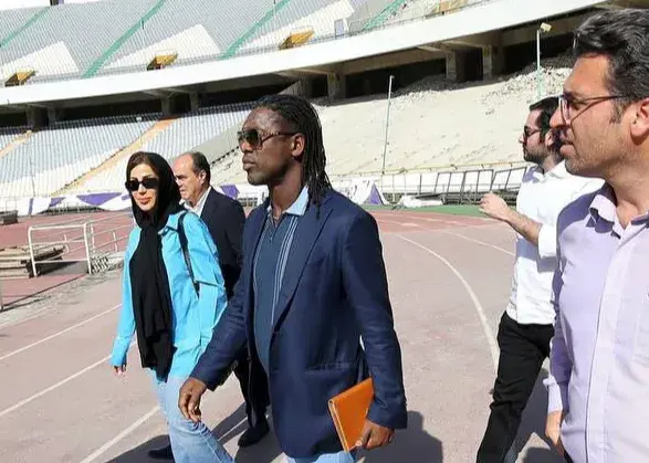 همسر سیدورف از کنار او جنب نمی‌خورد (عکس)