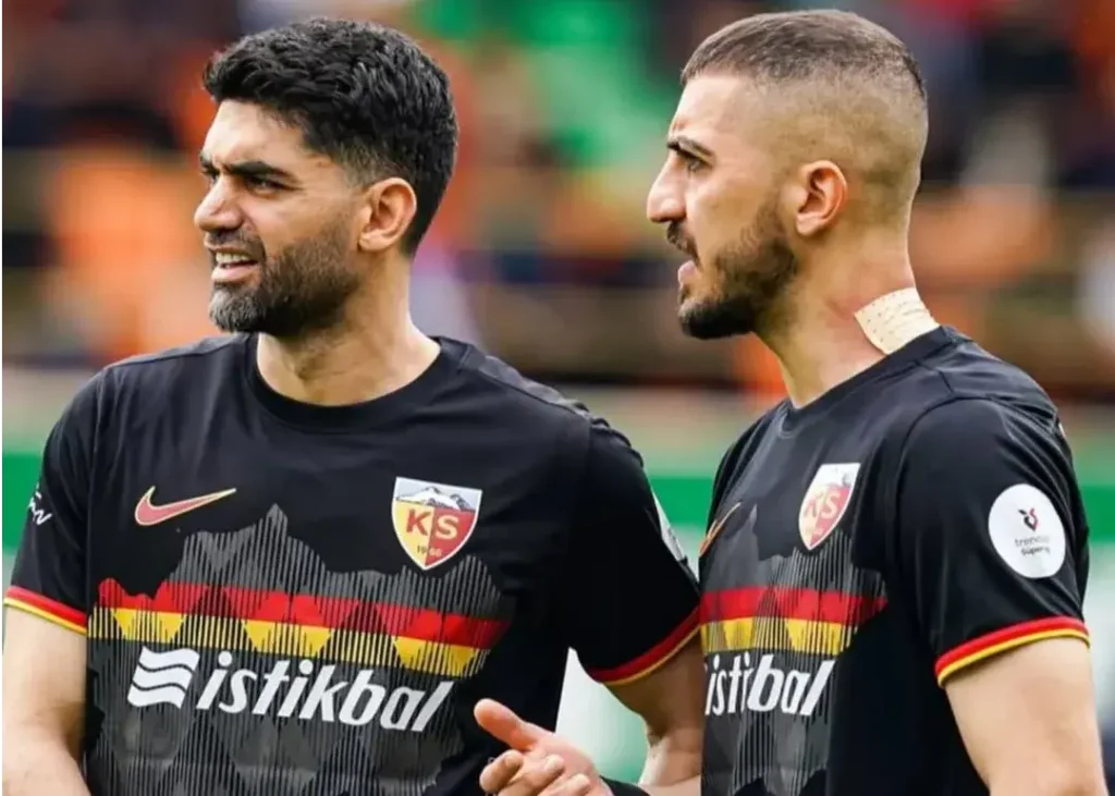 آخرین روند مذاکرات استقلال با حسینی و کریمی