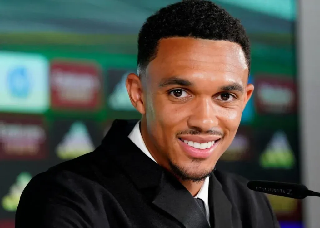 آرنولد: انگار خواب می‌بینم، با قهرمانی‌های رئال بزرگ شدم