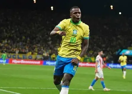 آنچلوتی: شاید شماره 10 از وینیسیوس گرفته شود!