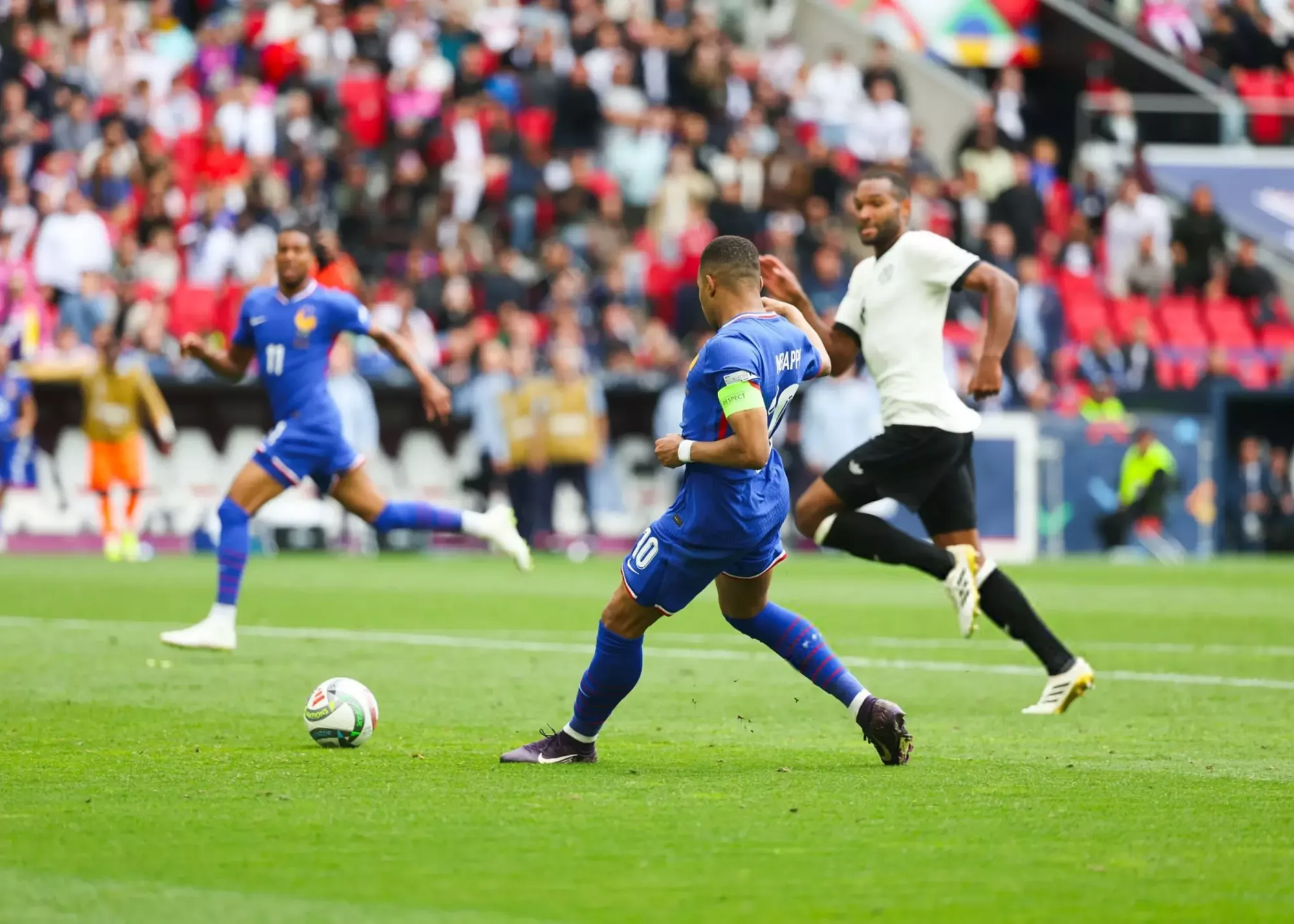 ازخودگذشتگی کاپیتان: امباپه در نقش آچار فرانسه