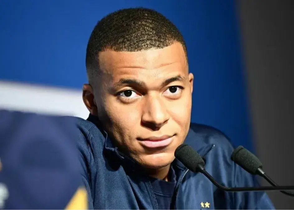 امباپه: دمبله لایق‌تر از یامال برای توپ طلاست