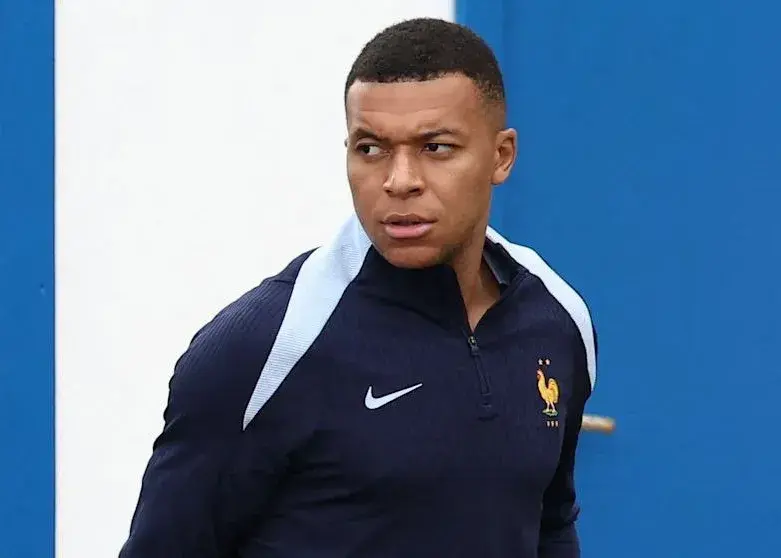 بازیکنان فرانسه از کیلیان امباپه متنفرند!