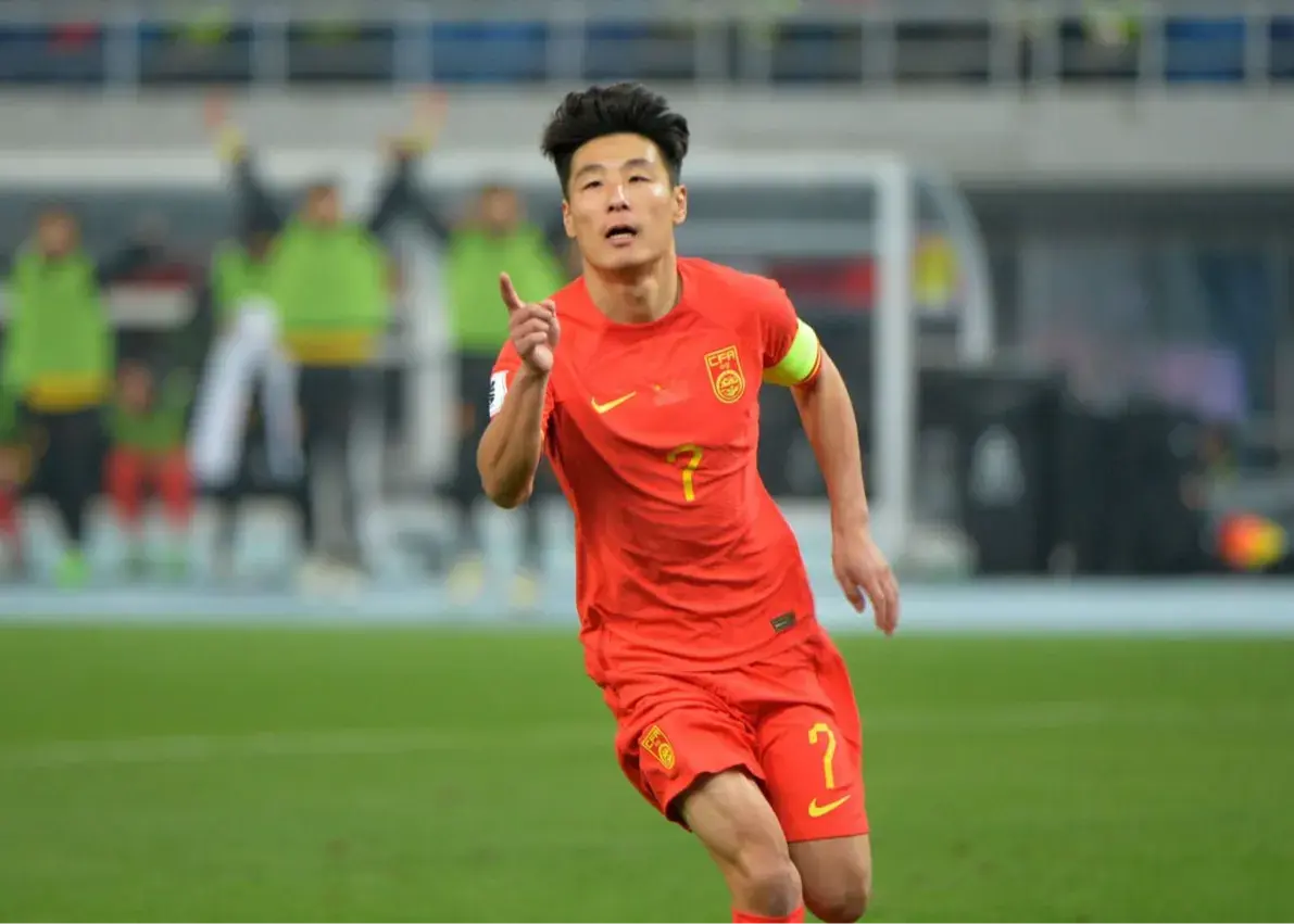 بهترین مهاجم تاریخ چین بازنشسته می‌شود