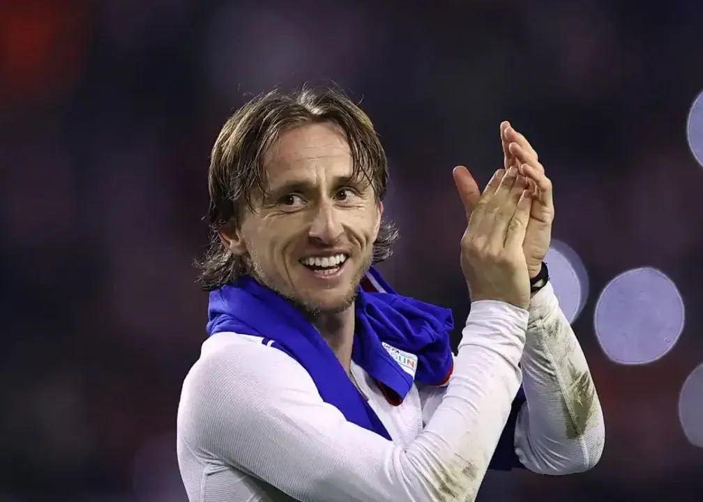 تعویق پیوستن به میلان: ادای احترام مودریچ به رئال!