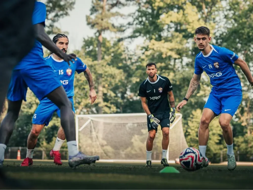 تمرین قهرمان آسیا در جنگل‌های واشنگتن