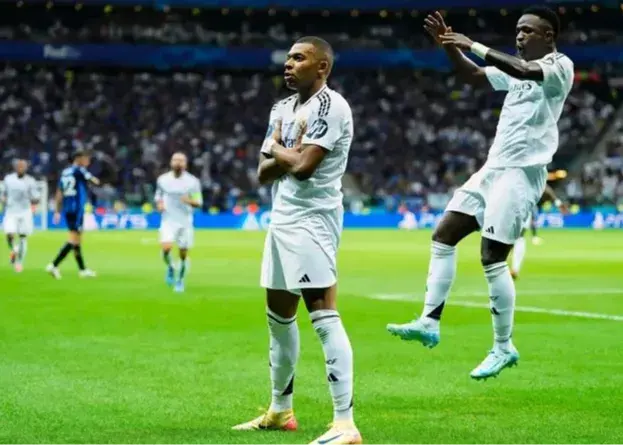 جدال بزرگ توپ طلا در مرسدس بنز آرنا!