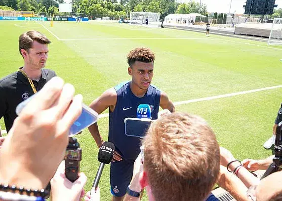 دوئه مسی‌فن از آب درآمد: از بچگی عاشق لئو بودم