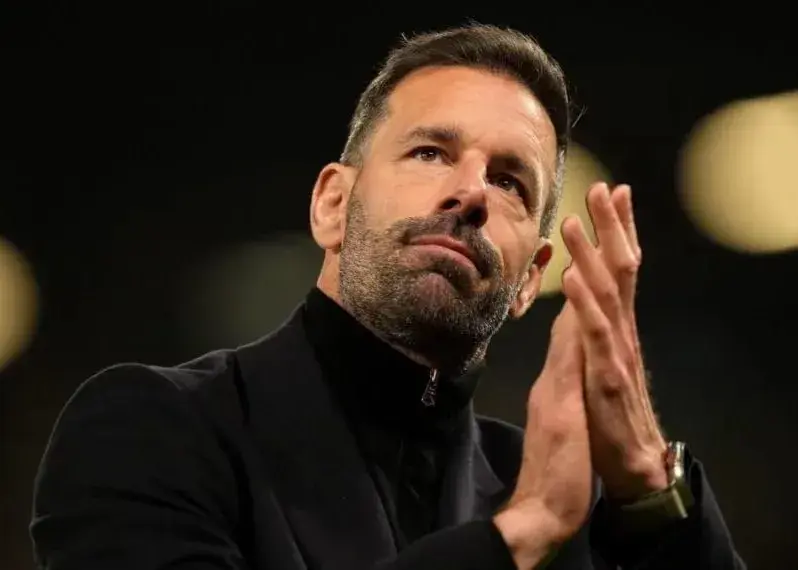 رسمی: پایان همکاری فن‌نیستلروی با لستر