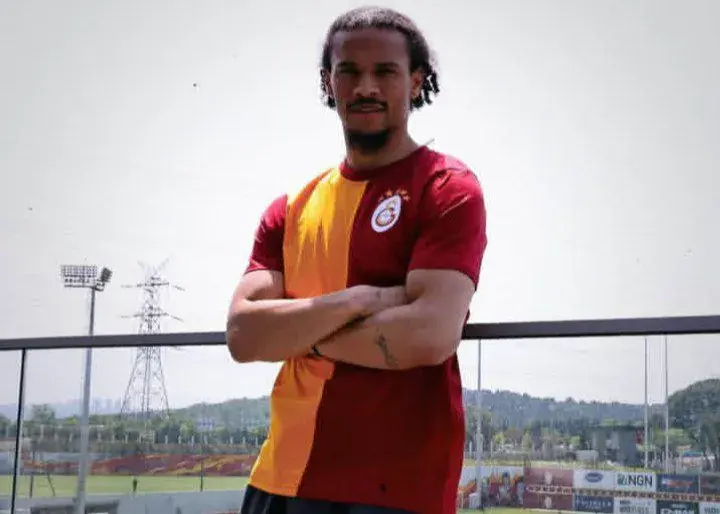 استقبال باشکوه از ستاره جدید گالاتاسرای/ سخنرانی سانه بایرنی‌ها را آتش زد!