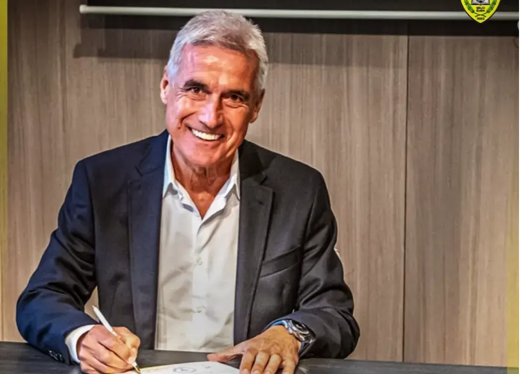 سرمربی رونالدو روی نیمکت حریف احتمالی استقلال