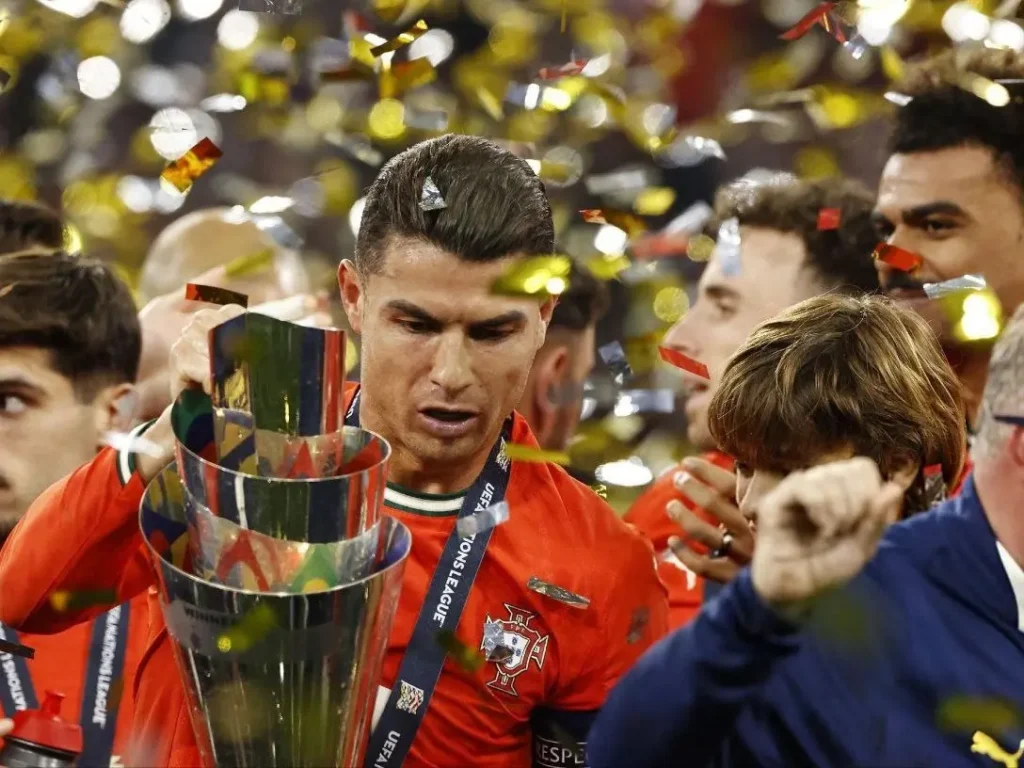 طعنه آگوئرو به قهرمانی رونالدو در لیگ ملت‌ها