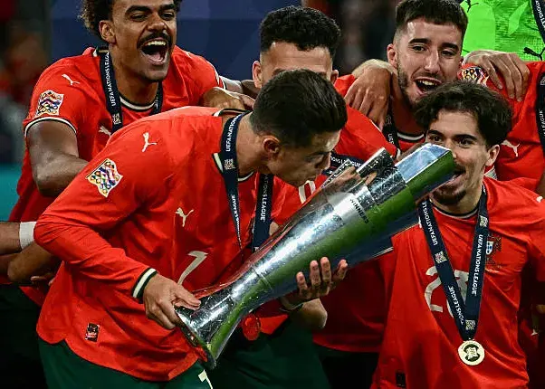 قصیده اشک و جام: رونالدو، جوان‌ترین 40 ساله دنیا