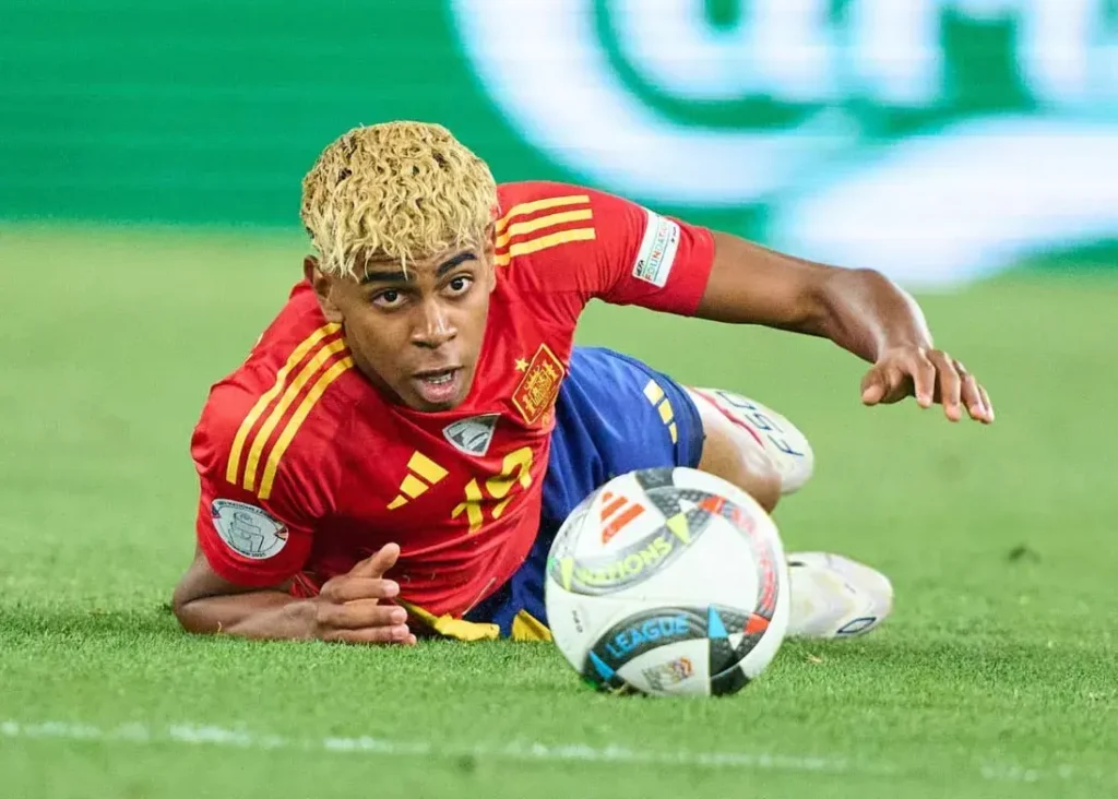 لامین یامال جوان‌ترین برنده توپ طلا؟