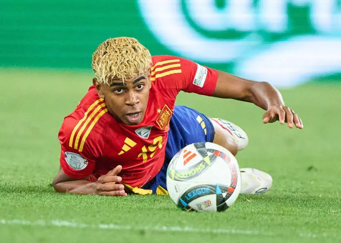 لامین یامال جوان‌ترین برنده توپ طلا؟