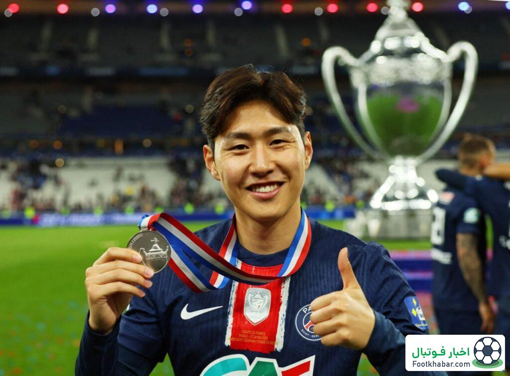 نادیده گرفتن لحظه دریافت مدال لی کانگ این