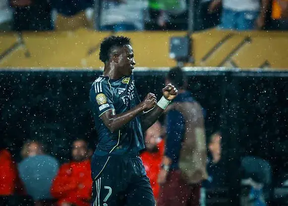 وینیسیوس در نقش متخصص تشخیص چهره!‏