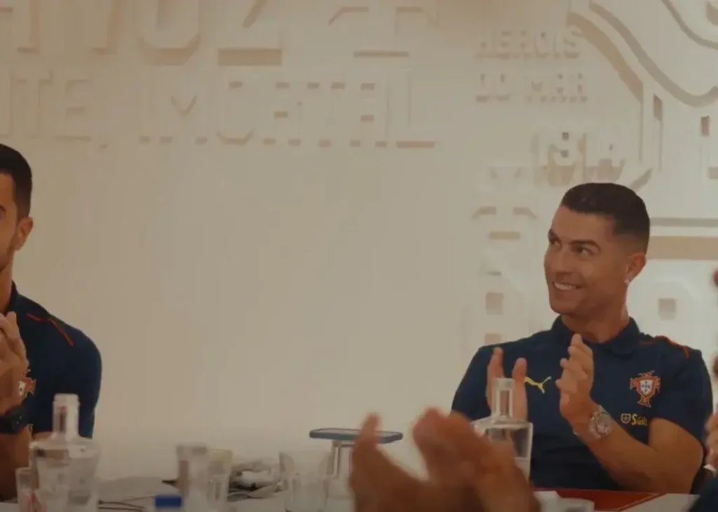 کیف‌کردن رونالدو از قهرمانی نوجوانان پرتغال (عکس)