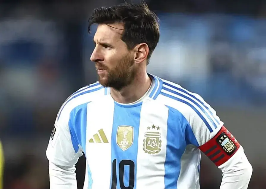 کینه قدیمی: مسی خشمش را سر خامس خالی کرد!