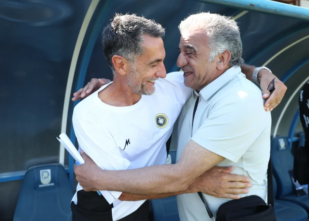 نیمکت مورد علاقه عمو بیژن! (عکس)