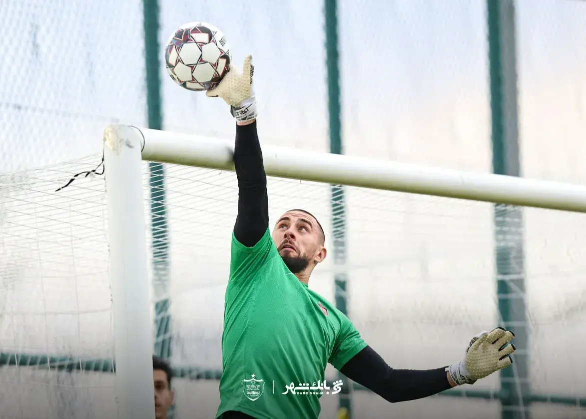 گندوز- نیازمند، رقابت تا زیر طاق پرسپولیس! (عکس)