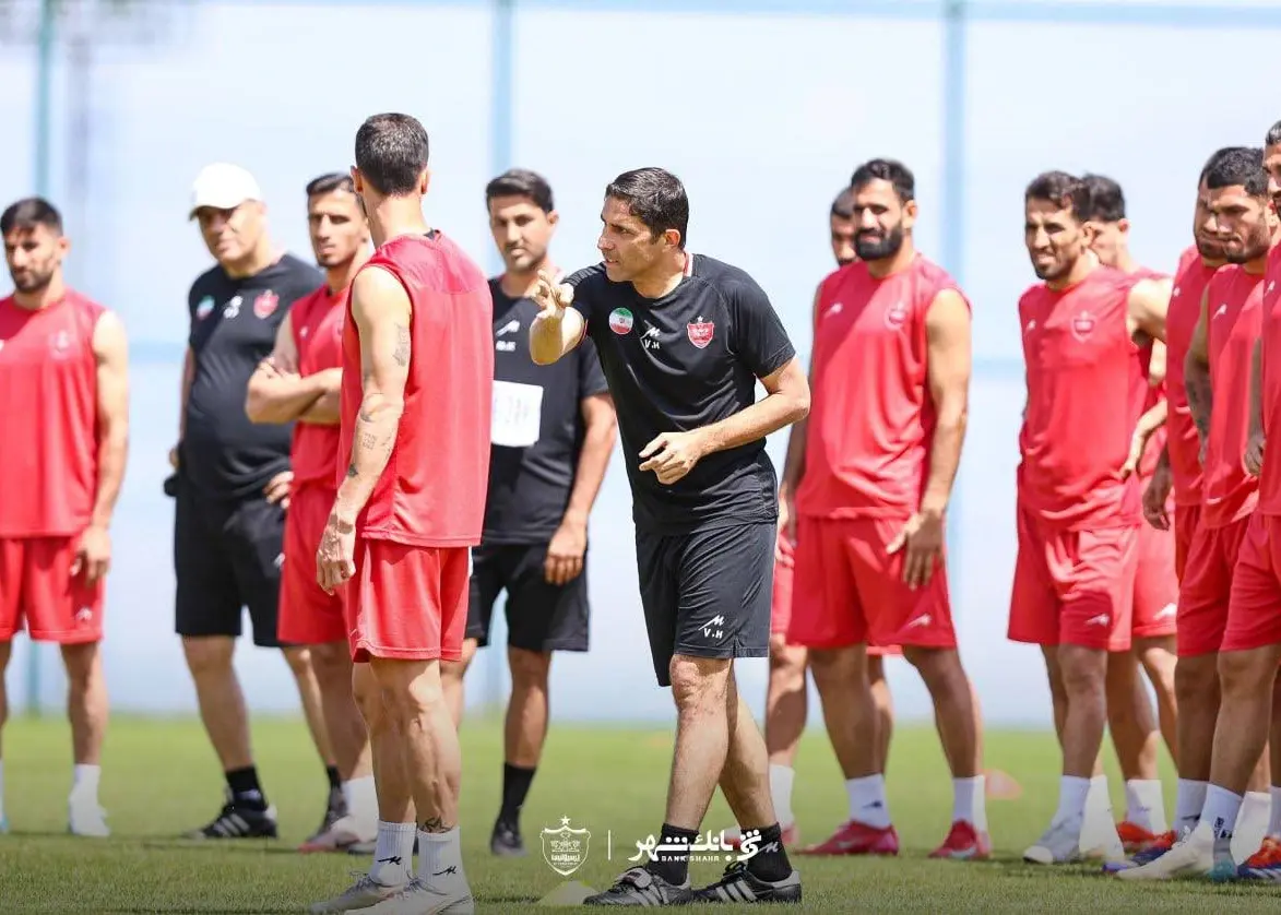 تاکتیک‌‌های عبور از مدافعان و گلزنی در تمرین پرسپولیس